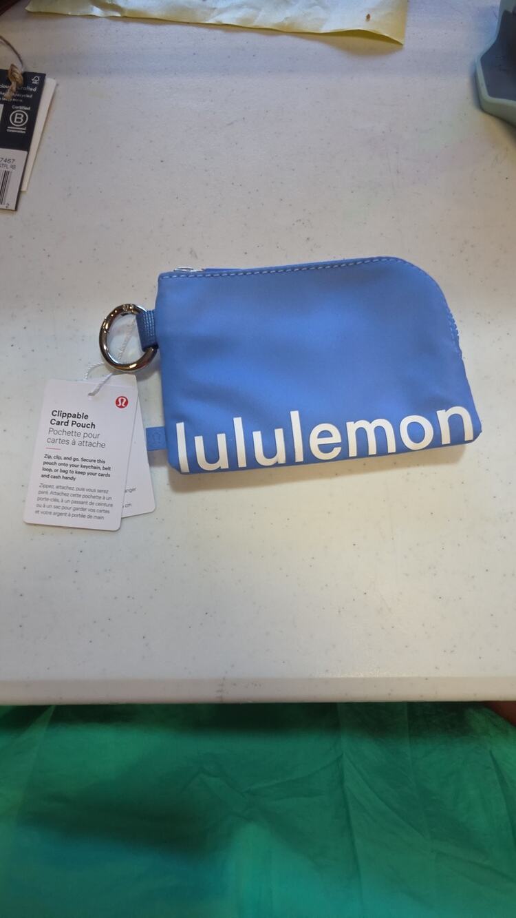 Lululemon Clippable Card Pouch Blue NWT